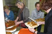 Les bénévoles de la commune ont préparé les galettes Les bénévoles de la commune ont préparé les galettes