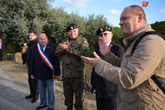 Jean-Pierre Lachvre, maire, le Gnral Czosnek, Jean-Pierre Ruault, prsident de l’ ANS et l’interprte