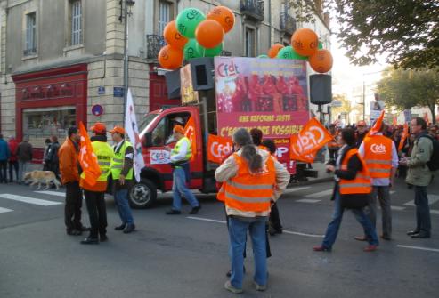 Camion CFDT Dijon pour "Une rforme juste encore possible !"  la manifestation de Dijon contre la rforme des retraites