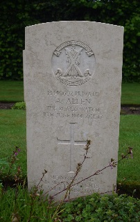 Le soldat Allen, des Black Watch, tomb au champ d’honneur  17 ans