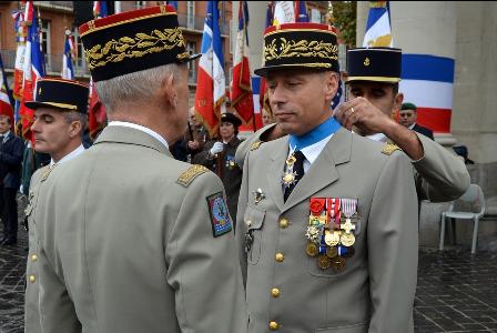 evoir de Mémoire : cérémonie militaire commémorant lArmistice du 11 novembre 1918