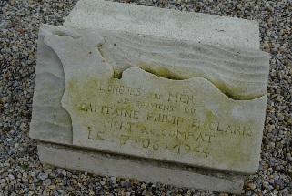 Le Capitaine Philip Clark, tué au combat le 7 juin 1944, a été cité comme tous les soldats de la commune Le Capitaine Philip Clark, tué au combat le 7 juin 1944, a été cité comme tous les soldats de la commune