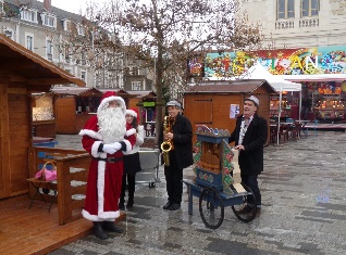 De l'orgue de barbarie au marché de Noël De l'orgue de barbarie au marché de Noël