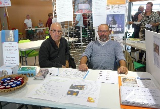 Denis Dupont ( gauche) prsident de l’association de sauvegarde de l’glise St Martin de Ver sur Mer, et Bernard membre de l’association