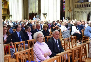 Parmi l’assemble, le rabbin de Caen-Calvados