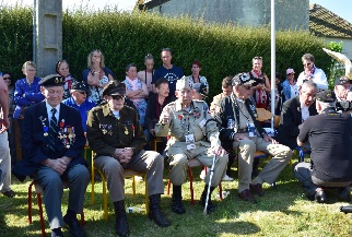 Les paras de la 101ème honorés par leurs camarades Les paras de la 101ème honorés par leurs camarades
