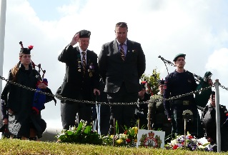 Salut militaire dun Vétéran à ses frères darme Salut militaire dun Vétéran à ses frères darme