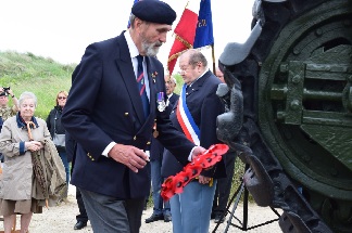 Dpt d’une couronne par les associations de Vtrans anglaises