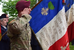 Honneur au drapeaux et aux disparus