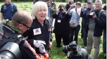 Helen Patton vient datterrir près du monument USSAF