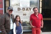 Pascal Vuong, Margaux Llorca qui a joué un petit rôle dans le film, et Olivier Aubry directeur du Méliès