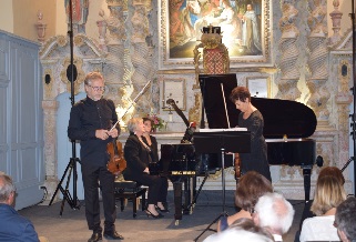 Les trois musiciens ont enchanté le public Les trois musiciens ont enchanté le public