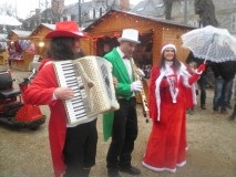 Un marché de Noël tout en couleurs