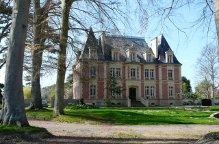 Les marcheurs auront loccasion de découvrir le très beau château de Ver sur Mer